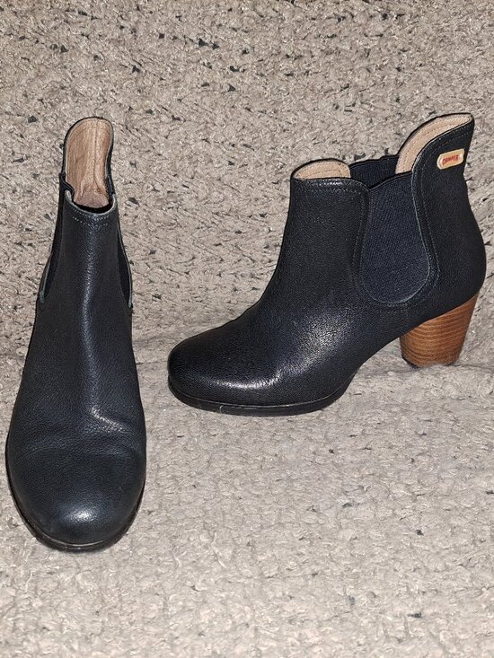 Camper Shoes - CAMPER-Annie-Black Textured Leather Chelsea Bootie-Block Heel-Sz 38-Excellent